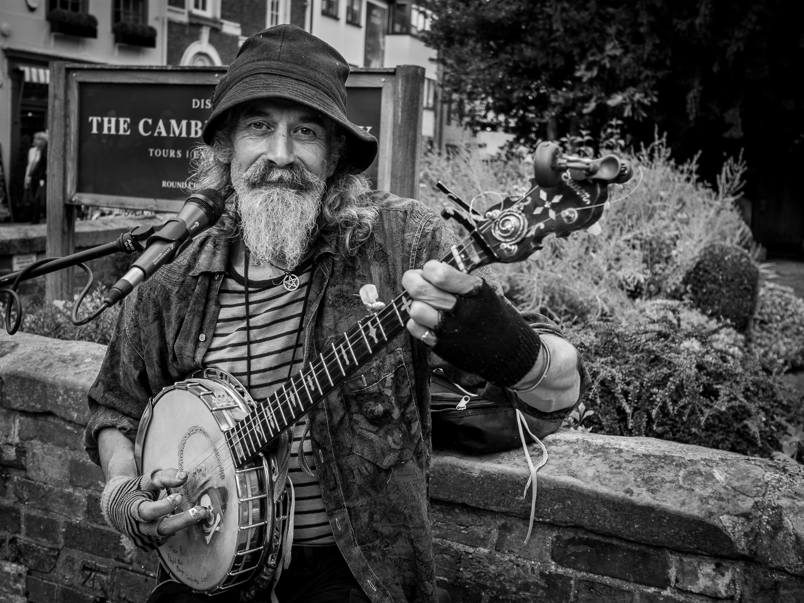Banjo dude